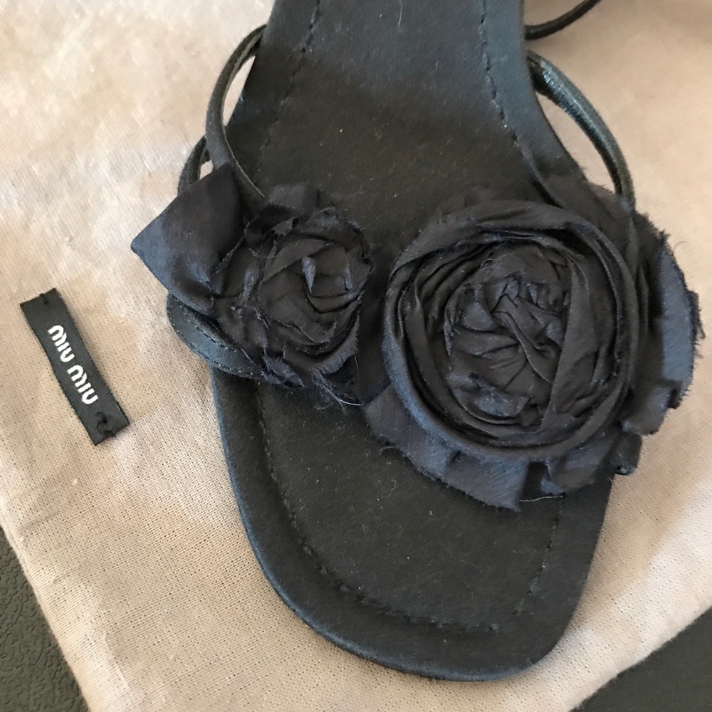 GUC Miu Miu heels with soft silk flowers Euro 38
